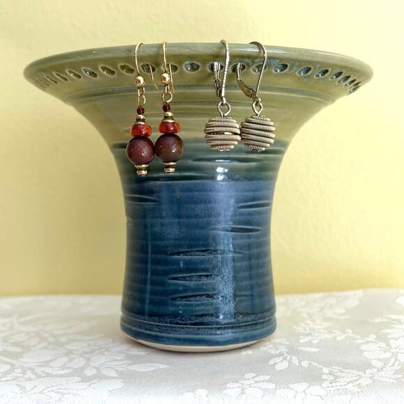 Studio Art Pottery Wide Pierced Rim Vase Earring Holder Signed Jewelry - Picture 3 of 12